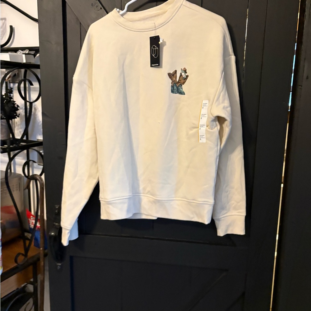 Original Use Men's Cream Crewneck Sweater with Embroidered Bear Graphic